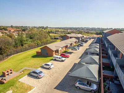 3 Bedroom Apartment For Sale in Johannesburg - t0KN.webp