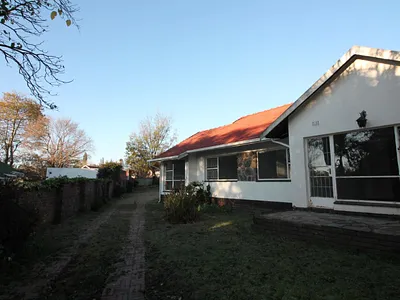 3 Bedroom House To Rent in Edenvale - pf41.webp