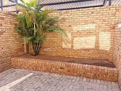 2 Bedroom Townhouse For Sale in Germiston - N5EW.webp