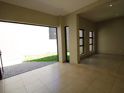 5 Bedroom House To Rent in Johannesburg - 6gBw.webp