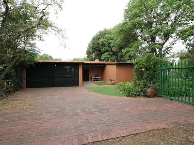 2 Bedroom House To Rent in Bedfordview - H2TO.webp