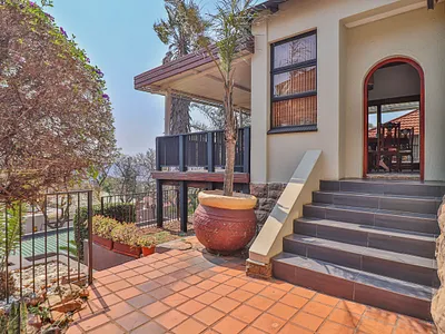 3 Bedroom House For Sale in Johannesburg - lcLt.webp