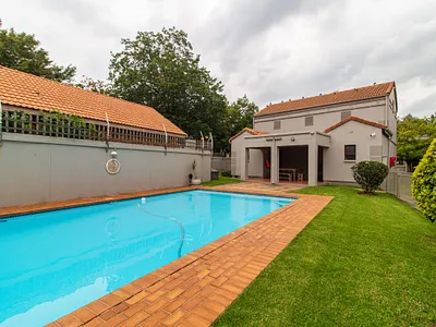 2 Bedroom Apartment To Rent in Bedfordview - cBo5.webp