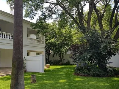 2 Bedroom House For Sale in Bedfordview - 9qdS.webp