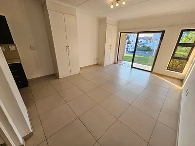 0.5 Bedroom Apartment To Rent in Sandton - img