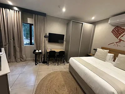 0.5 Bedroom Apartment To Rent in Sandton - img