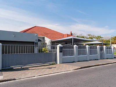 5 Bedroom House For Sale in Cape Town - img