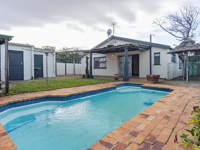 3 Bedroom House For Sale in Cape Town - NAgL.webp