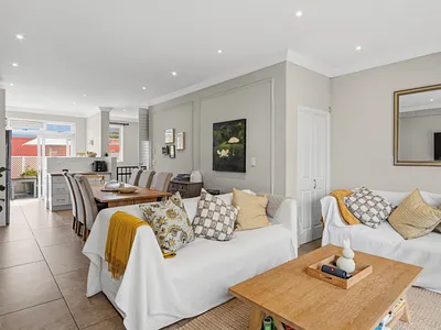 2 Bedroom Townhouse For Sale in Cape Town - nLfu.webp