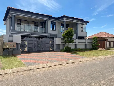 4 Bedroom House To Rent in Witbank - gi1e.webp