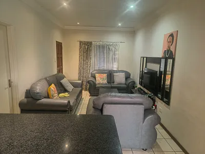 2 Bedroom Apartment For Sale in Witbank - 4fKk.webp