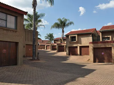 3 Bedroom Townhouse For Sale in Pretoria - j4TC.webp
