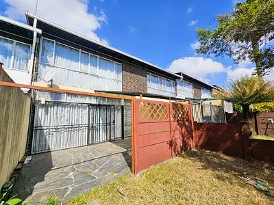 2 Bedroom Townhouse For Sale in Pretoria - Q8ky.webp