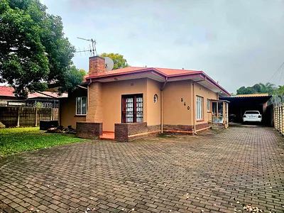 2 Bedroom House For Sale in Pretoria - 7C6x.webp
