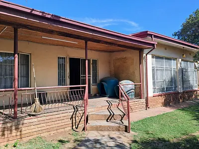 3 Bedroom House For Sale in Pretoria - 6Bje.webp