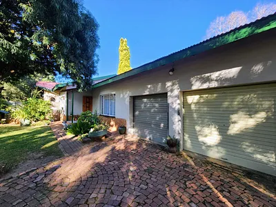 5 Bedroom House For Sale in Pretoria - XiJ7.webp