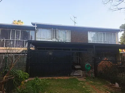 2 Bedroom Townhouse For Sale in Pretoria - img