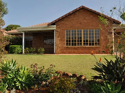 2 Bedroom Townhouse To Rent in Pretoria - 899n.webp