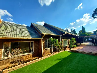 4 Bedroom House To Rent in Pretoria - img