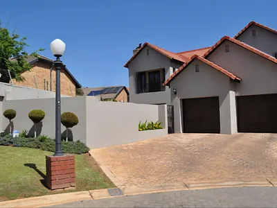 3 Bedroom House For Sale in Olympus AH, Pretoria - qJBU.webp