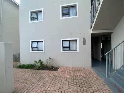 2 Bedroom Apartment For Sale in Strand - rrgO.webp