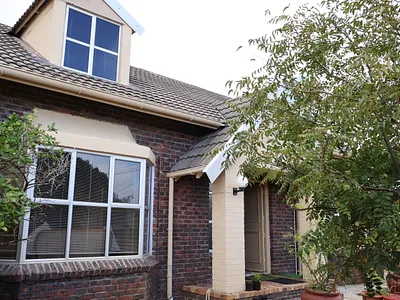 4 Bedroom House For Sale in Cape Town - Ti2g.webp