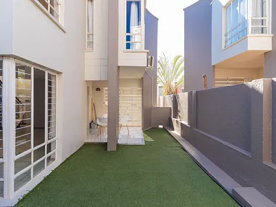 2 Bedroom Apartment For Sale in Nelspruit - OwhR.webp