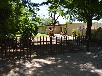 6 Bedroom House For Sale in Vereeniging - img