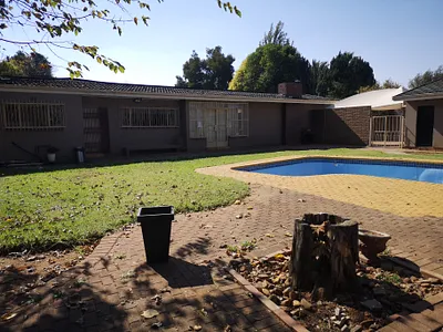 2 Bedroom House For Sale in Vereeniging - 8OoT.webp