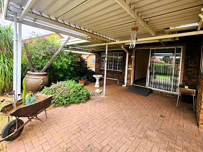 2 Bedroom Townhouse For Sale in Vereeniging - zEV9.webp