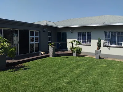 4 Bedroom House For Sale in Vanderbijlpark - img