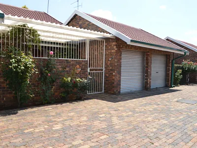 3 Bedroom Townhouse For Sale in Vereeniging - img
