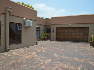 3 Bedroom Townhouse For Sale in Vereeniging - img