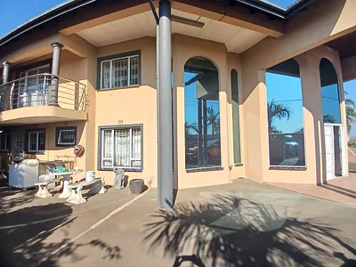 4 Bedroom House For Sale in Durban North - jAz5.webp