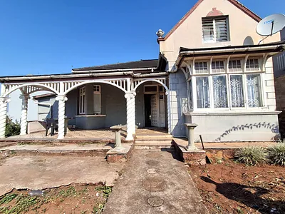 5 Bedroom House For Sale in Durban - r88M.webp