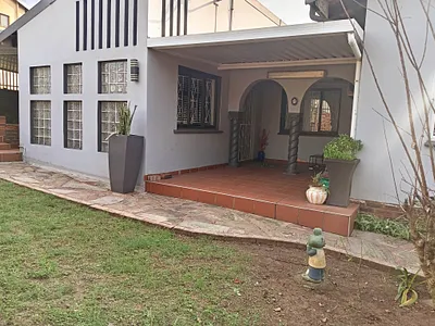 4 Bedroom House For Sale in Durban - IjOJ.webp