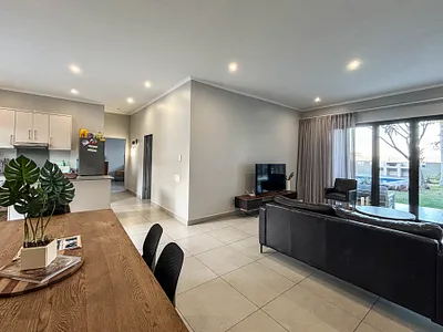 2 Bedroom Apartment To Rent in Umhlanga - Oh6H.webp