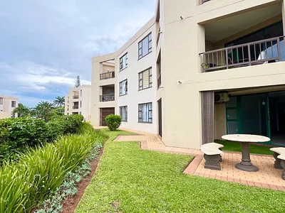 2 Bedroom Apartment For Sale in Umhlanga - AvU1.webp