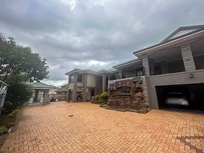 6 Bedroom House To Rent in Umhlanga - wmOp.webp