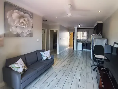 2 Bedroom Apartment To Rent in Umhlanga - L8hG.webp
