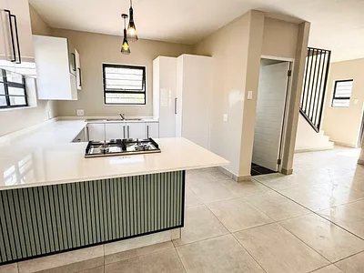 3 Bedroom Townhouse To Rent in Durban North - img