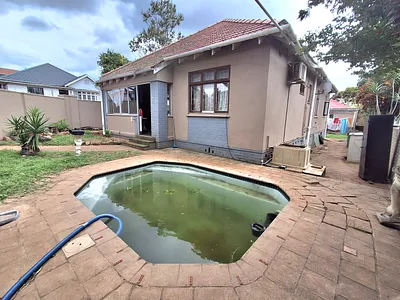 4 Bedroom House For Sale in Durban - WyX0.webp