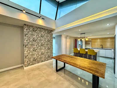 2 Bedroom Apartment For Sale in Umhlanga - LG1U.webp
