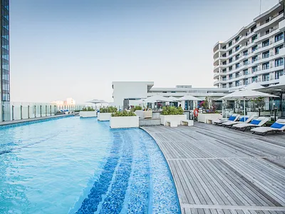 3 Bedroom Apartment To Rent in Umhlanga - wv5b.webp