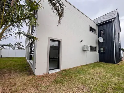 3 Bedroom Apartment To Rent in Durban North - ZmBv.webp
