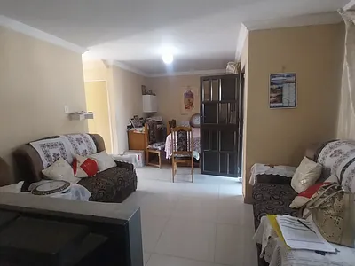 3 Bedroom House For Sale in Phoenix - t32V.webp
