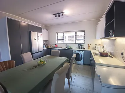 3 Bedroom Apartment To Rent in Umhlanga - 31S6.webp