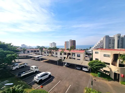 2 Bedroom Apartment For Sale in Umhlanga - pgRh.webp