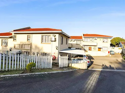 4 Bedroom Apartment For Sale in Durban - ahSF.webp