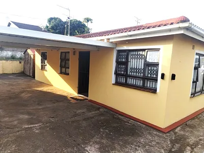 3 Bedroom House For Sale in Stanger - 4qos.webp